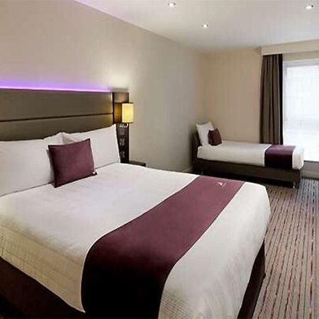 Premier Inn Milton Keynes Central Экстерьер фото
